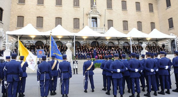 Grasso, Raggi e Zingaretti alla cerimonia per i 200 anni della Gendarmeria