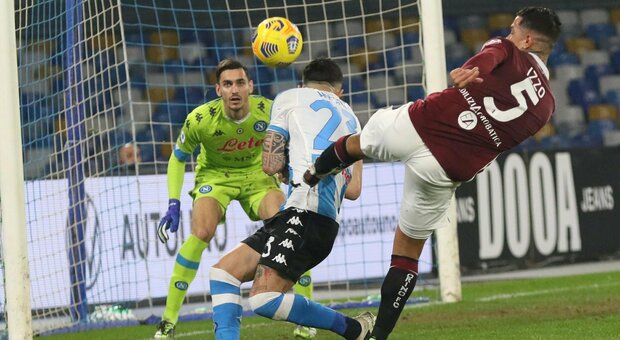 Napoli-Torino 1-1: Insigne all'ultimo respiro, Giampaolo ora è ultimo