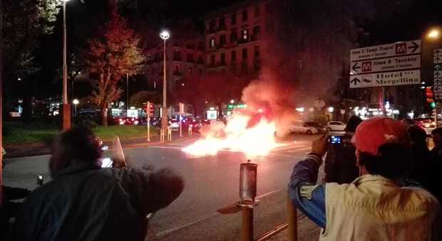 Tifoso incendia taxi, ma la richiesta danni arriva al tassista