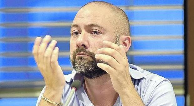 «No ai nomadi» e il sindaco "dem" chiede aiuto a Salvini