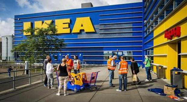 Armadio Ikea cade su due bambini negli Stati Uniti e le autorità aprono un'indagine - VIDEO