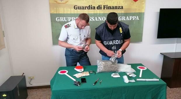 Mezzo chilo di marijuana, la Finanza arresta uno spacciatore albanese a Romano d'Ezzelino