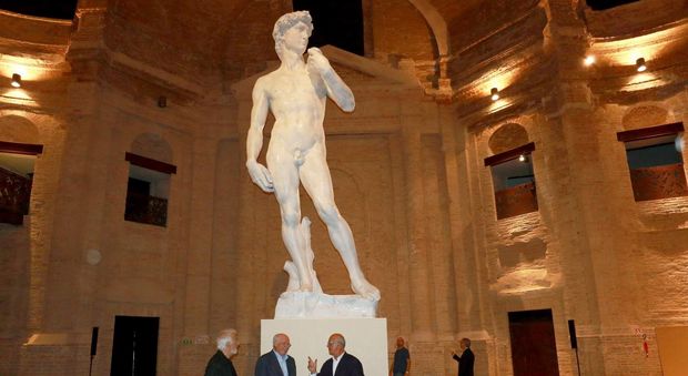 Michelangelo a Foligno con il David all'Annunciata