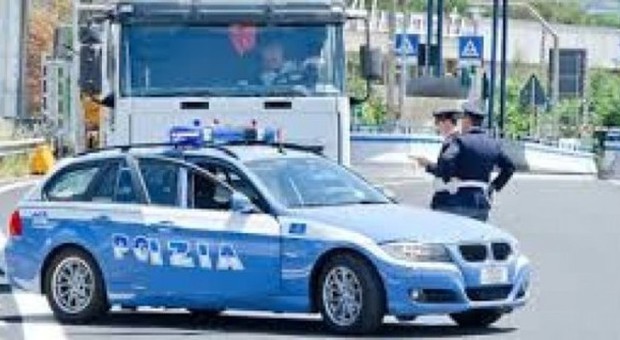 Camion fantasma fermato in A4: arrestato l'autista romeno