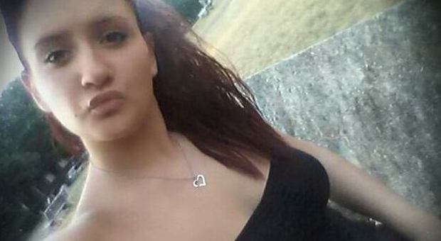 Maria, 16 anni, appello della mamma: è scomparsa. La sorellina uccisa in una strage