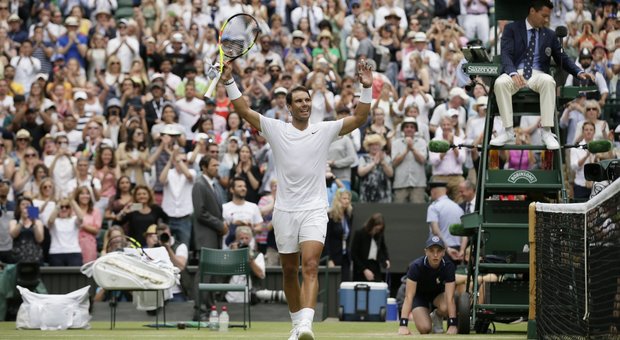 Wimbledon, Nadal stende Tsonga e vola agli ottavi. Avanti anche la Williams
