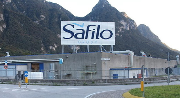 Safilo, tagli di 250 posti in Friuli: incontro al ministero, l'assessore Bini: «Trattativa complessa»