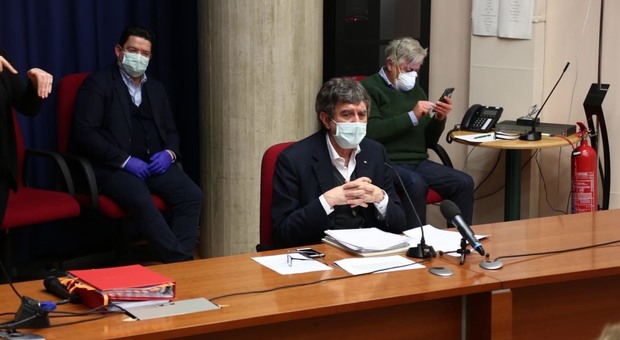 Coronavirus, l'Abruzzo fa i conti: «Tremila casi alla fine dell'emergenza»