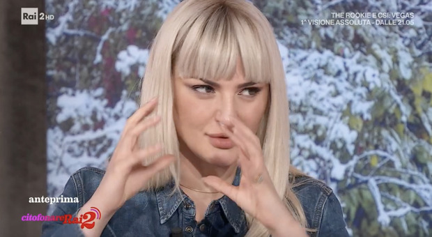 Arisa si scusa con Simona Ventura per l'accusa a X Factor: «Mi sono pentita». E piange per Vito Coppola