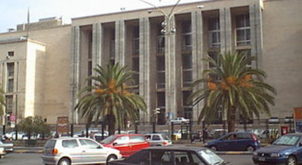 Palermo, allarme bomba al tribunale. Telefonata anonima: «scoppierà alle 10.30»