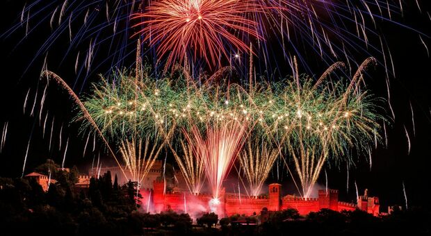 Assedio al Castello di Gradara, 10.800 effetti esplosivi per il grande show pirotecnico