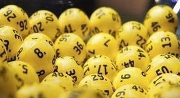 Estrazioni Lotto di martedì 27 marzo. Superenalotto, nessun 6 e 5+