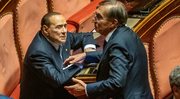 La Russa: «Il vaffa di Berlusconi era per la Meloni e non per me. Il busto del duce? L'ho dato a mia sorella»