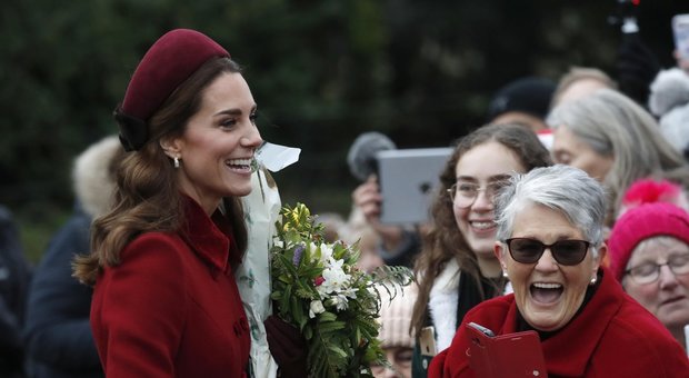 Kate Middleton Duchessa low cost, fa gli ultimi regali di Natale al discount