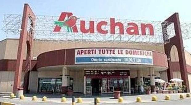 Napoli. Crisi Auchan, scure sugli ipermercati campani: boom di esuberi
