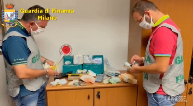 Milano, spaccio di droga: arrestato un 31enne marocchino, con sé aveva 13mila euro in contanti