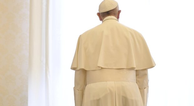 Papa Francesco: "Hanno chiamato madre una bomba, mi sono vergognato"
