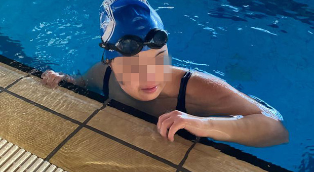 Ragazza Down torna a nuotare, la mamma denuncia: «Negato il certificato medico agonistico»