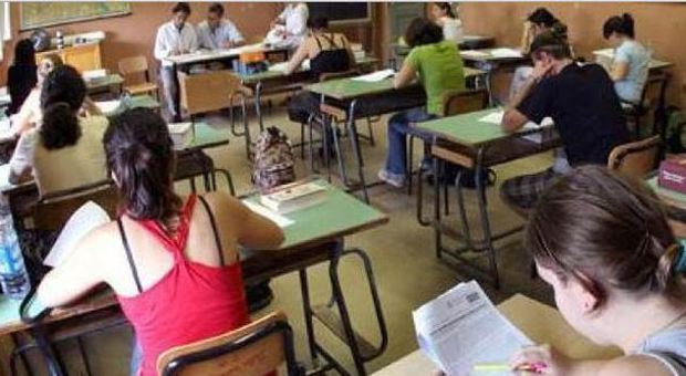 Troppo rumore in classe, la scuola italiana è fuorilegge: ecco una possibile soluzione