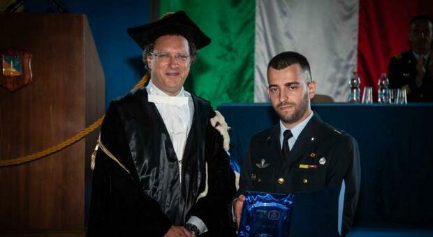 Aeronautica Militare, cerimonia di laurea per i marescialli del corso Deimos II