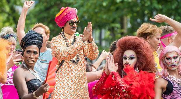 Il "principe rosa" apre la sua reggia ai gay: la vittoria del primo maharaja a fare coming out