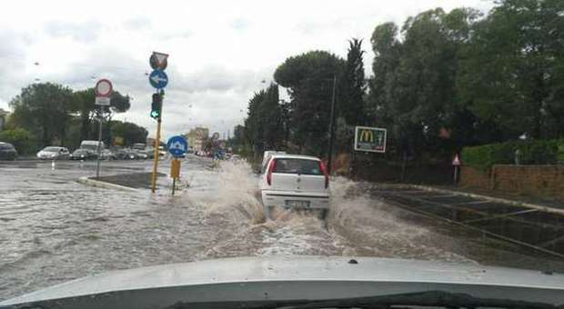 Roma, allerta nubrifragi da domani sul Lazio: tanta pioggia e temperature in picchiata