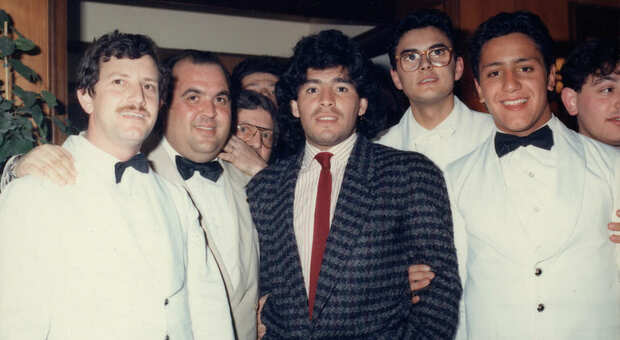 A Cortona l'originale mostra delle foto con Maradona