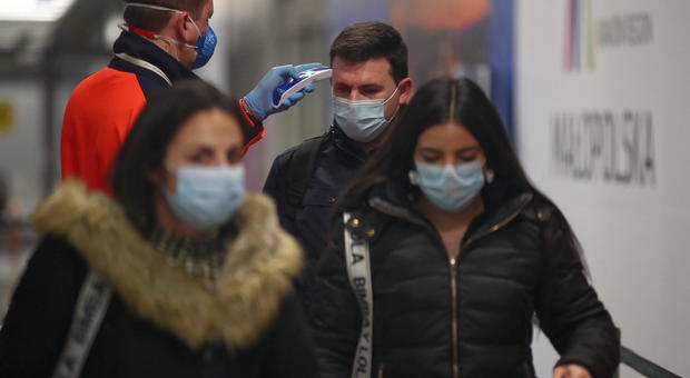 Coronavirus, primi probabili casi in Valle d'Aosta: Regionali a rischio, colpite tutte le regioni