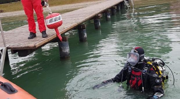 Corpo di un uomo ritrovato nel lago di Garda: è un 85enne scomparso