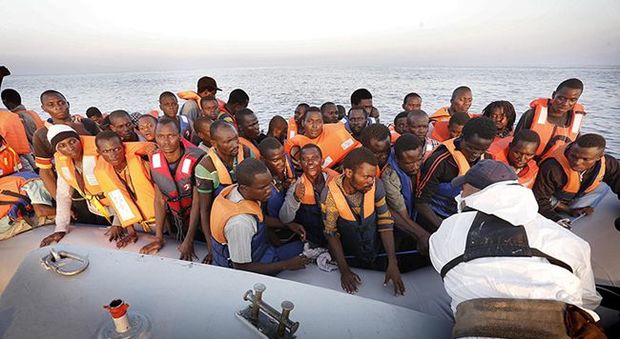 Migranti: da Bruxelles piano d'azione per sostenere l'Italia