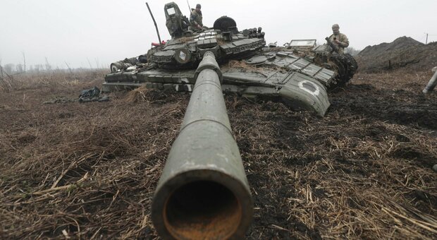Berlino: «È ora di dare armi pesanti all'Ucraina». E l'Ue prepara il sesto pacchetto di sanzioni alla Russia