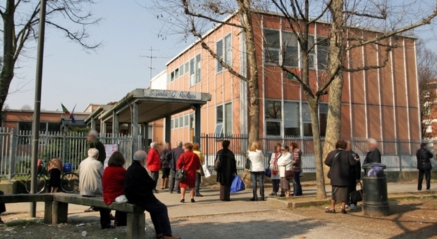 La scuola Rodari di Saronno dove una madre ha sputato contro la professoressa