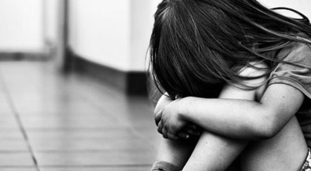 Ex maestro d'asilo accusato di 1.623 abusi sessuali su 91 bambine: avevano tutte meno di 10 anni