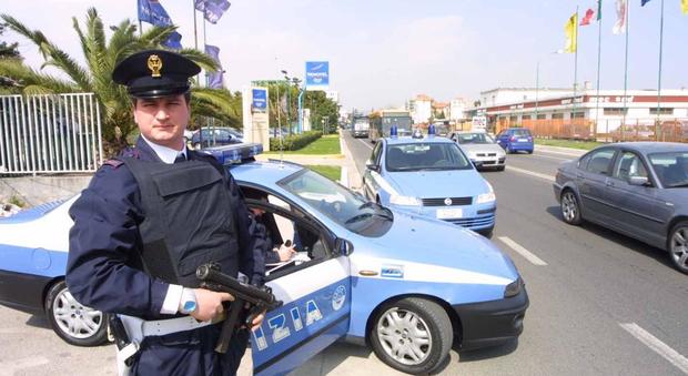 Aversa, in auto con arnesi da scasso: la polizia blocca una banda di albanesi