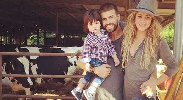 Shakira di nuovo incinta? Dopo le voci la foto su Instagram: pancino sospetto