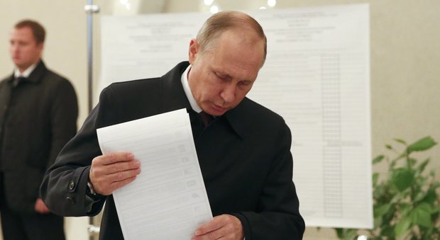 Russia, exit poll: il partito di Putin al 44,5%, secondi i liberaldemocratici al 15.3%