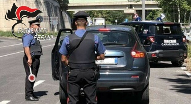 Porto Sant'Elpidio, trovato sulla moto rubata con l'hashish e un coltello: pluripregiudicato torna nei guai