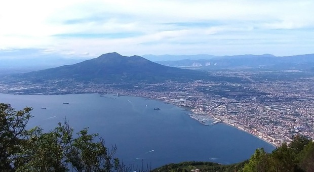 “Il Vesuvio in scena”: mostra d’Arte, Storia e Gusto dedicata a Napoli