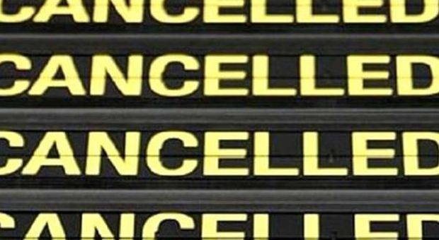 Trasporto aereo, domani sciopero: cancellati 97 voli Alitalia