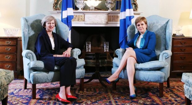 Brexit, incontro in Scozia tra la May e Sturgeon: oggi parte l'articolo 50