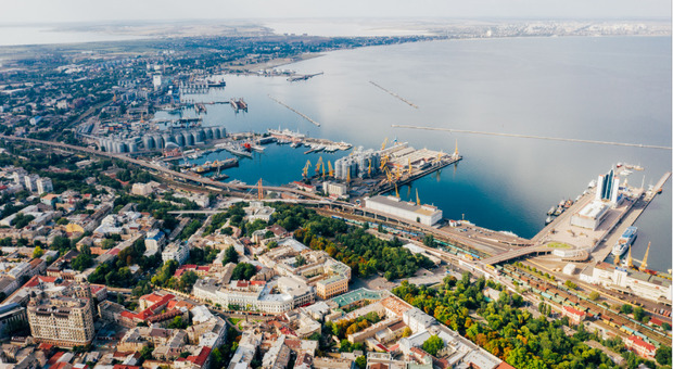 Odessa, la città sotto assedio russo fu fondata da un napoletano: qui fu scritta “O sole mio”