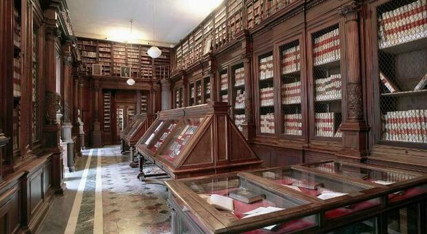 «Napoli in scena», alla Biblioteca Nazionale anche lo studio di Nino Taranto e l'archivio di Giuseppe Patroni Griffi