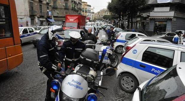 Napoli, neonato in arresto cardiaco salvato da un capitano dei vigili urbani