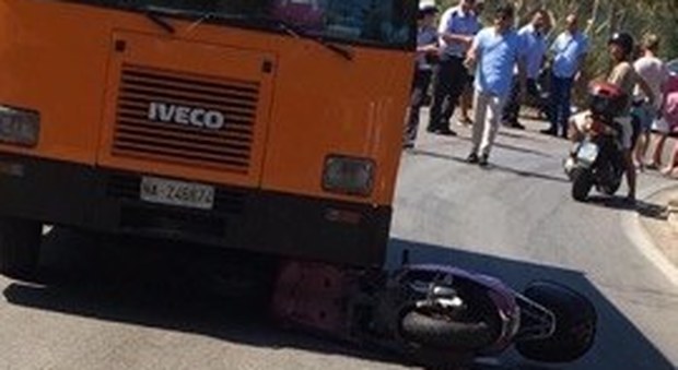 Scontro bus-scooter ad Anacapri, un ferito