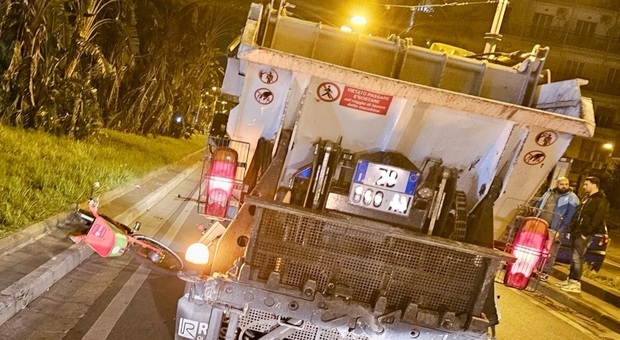 Napoli, morta ciclista tedesca investita da camion Asìa a via Foria