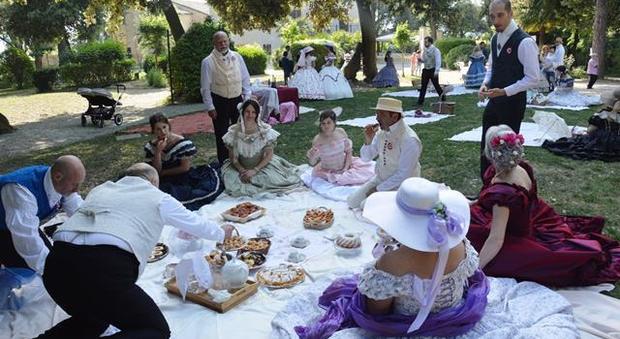 Un momento del picnic a Villa Nappi del 2015