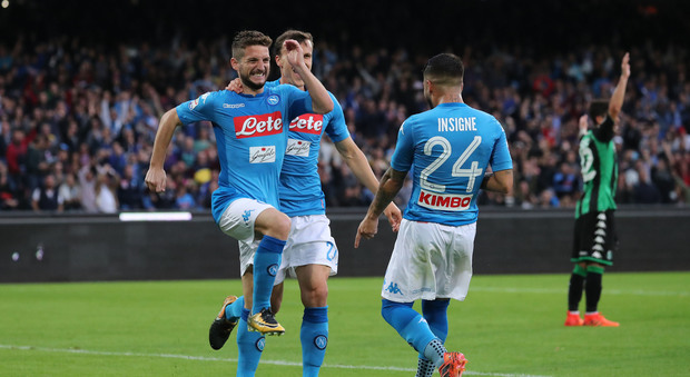Il Napoli non fa scherzetti: tris al Sassuolo, azzurri in testa