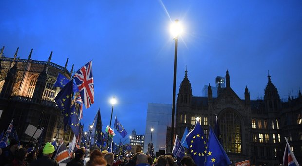 Brexit, cosa può succedere dopo la bocciatura del Parlamento