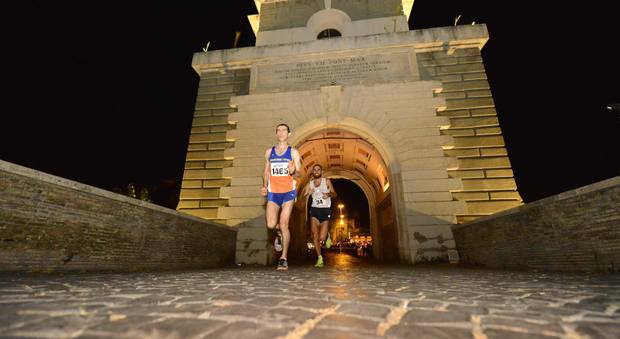 Domani la Roma By Night Run, la Mezza Maratona in notturna nel cuore di Roma nord