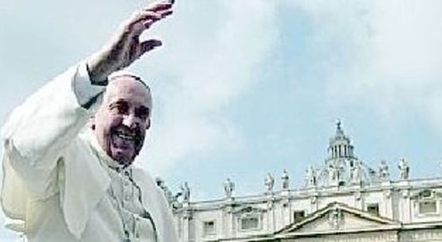 Spending review in Vaticano: un cardinale prende 5mila euro, il doppio di Ratzinger. Un parroco? Mille euro